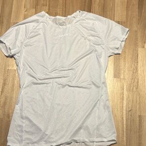 Craft Women's Light Gray Short Sleeve Tee